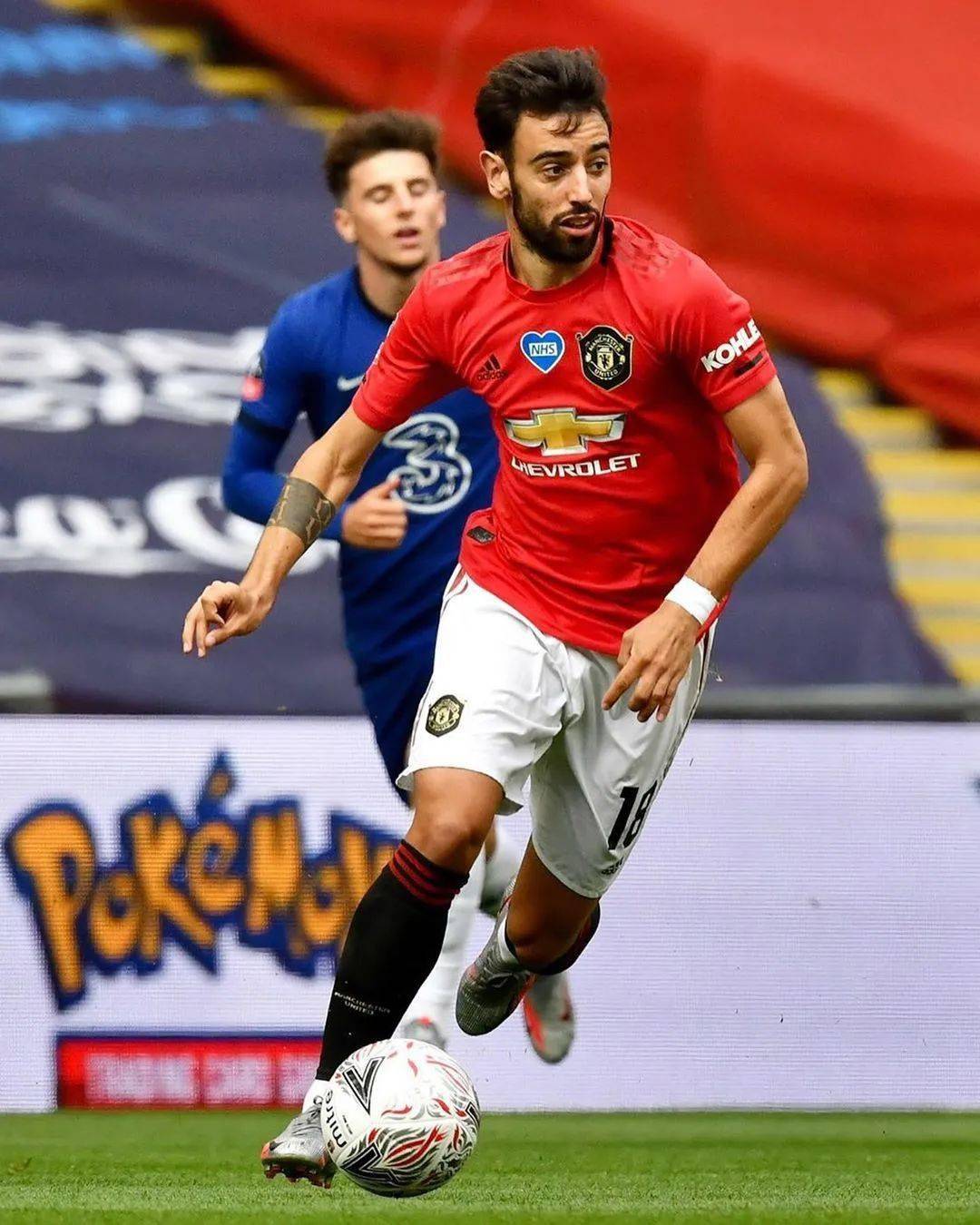 赛后华盛顿奇才扳平良机:足总杯节点到来,话题不断,团队化学反应显著(形容赛场拼搏的句子) 赛后华盛顿奇才扳平良机:足总杯节点到来,话题不断,团队化学反应显著(形容赛场拼搏的句子)