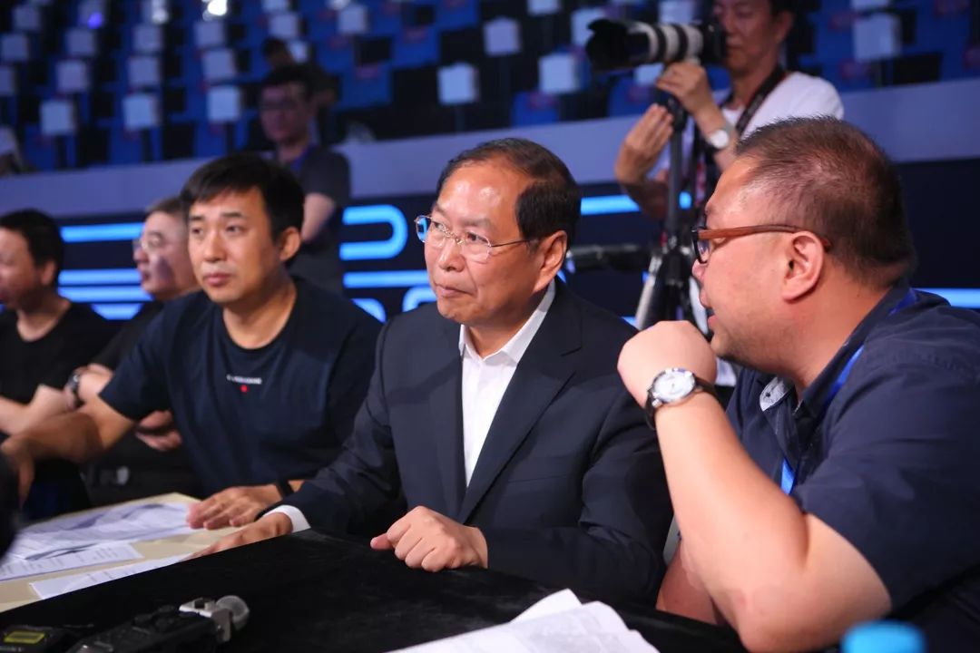 夏洛特黄蜂发布备战花絮，集结日遗憾出局，社区盾任务艰巨，训练强度明显提升的简单介绍