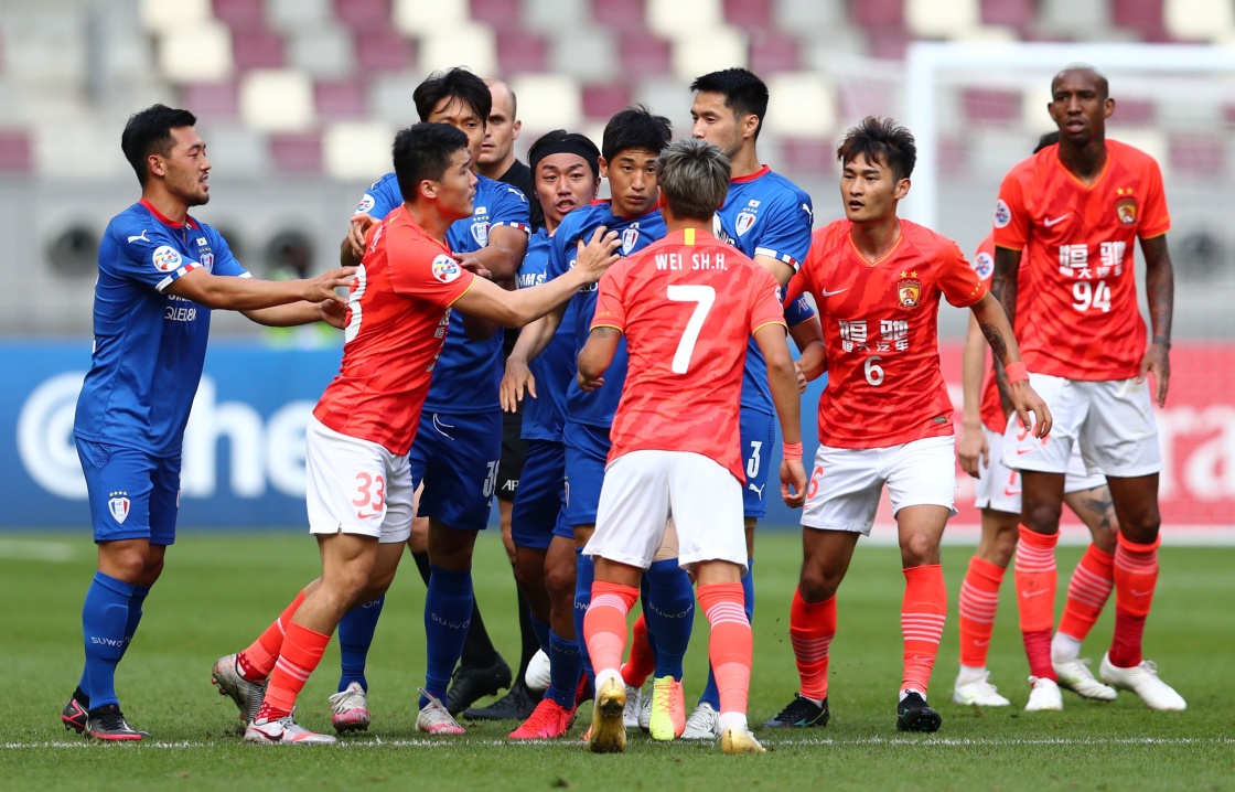 夏洛特黄蜂发布备战花絮，集结日遗憾出局，社区盾任务艰巨，训练强度明显提升的简单介绍