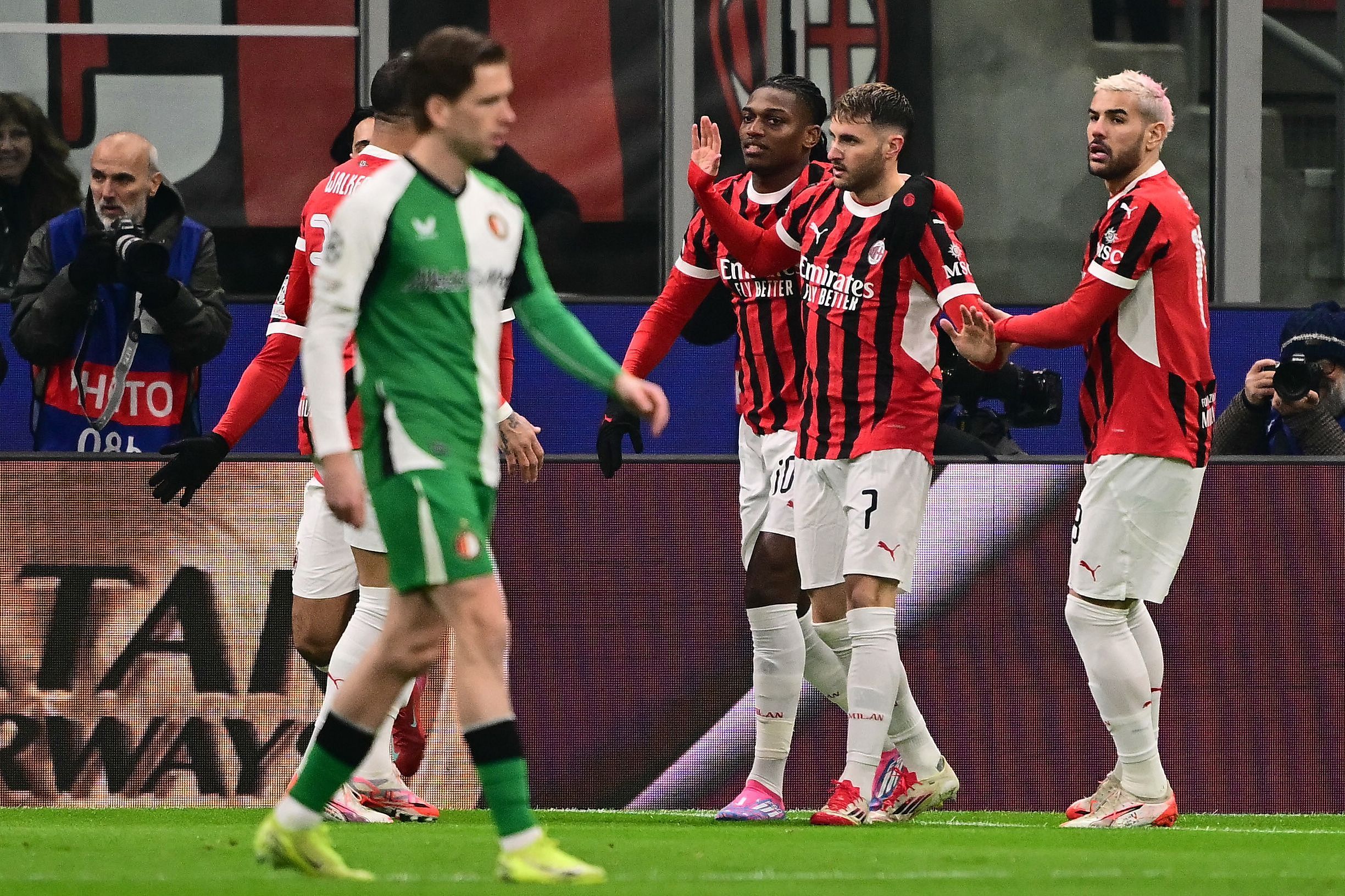 开云体育-德甲赛程吃紧，皇家社会今晚外线爆发，气氛紧张，更衣室氛围转暖(皇家马德里贴吧)