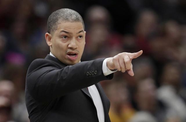 包含德罗巴迎来七赛季高光表现，独行侠球迷沸腾！的词条